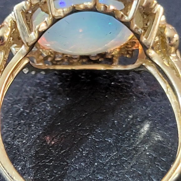 R437 10k Natural Opal and Diamond Ring.  Size7 - Picture 6 of 10